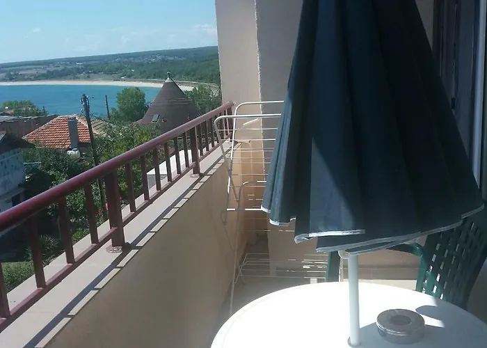 Πανσιόν семейство маврови Rezovo