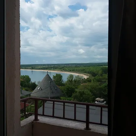 Pensiune семейство маврови *