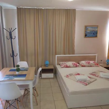 семейство маврови Guest house Rezovo