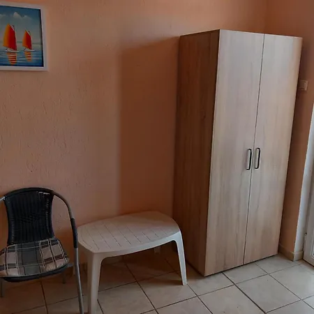 Pensiune семейство маврови Rezovo