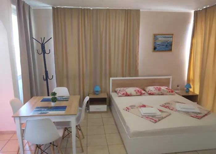 семейство маврови Casa de hóspedes Rezovo